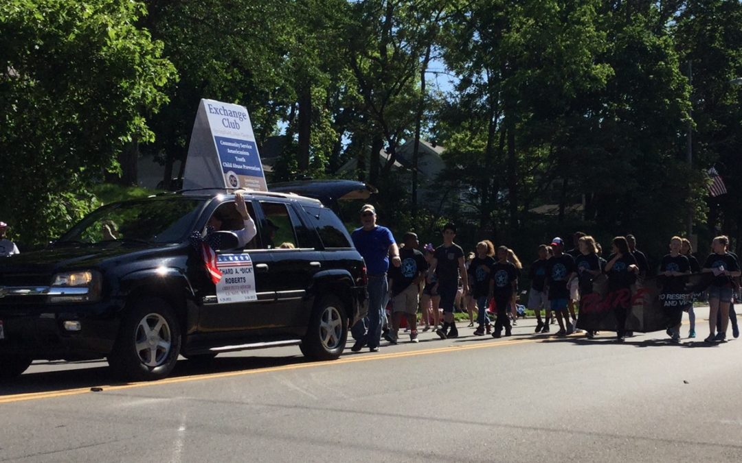 Springfield Exchange Distributes 8,064 US Flags at Memorial Day Parade 2017